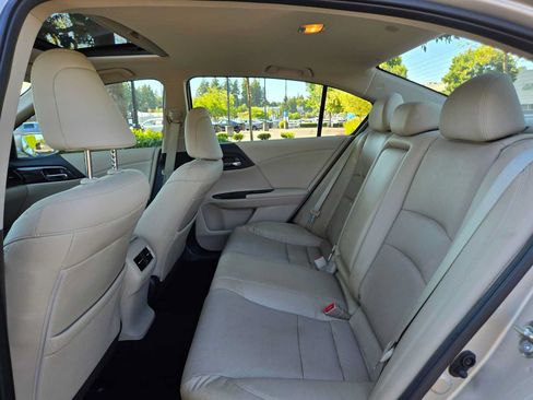 Used 2017 Honda Accord EX-L image 16