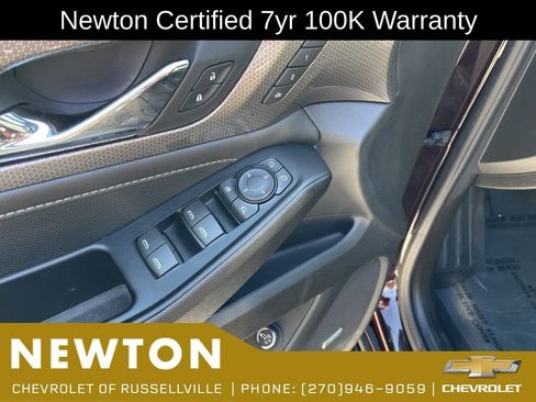 Used 2023 Chevrolet Traverse Premier AWD/4WD image 6