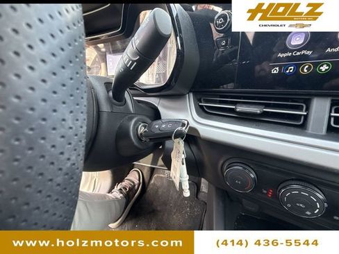 Used 2024 Chevrolet Trax RS w/ Driver Confidence Package image 17