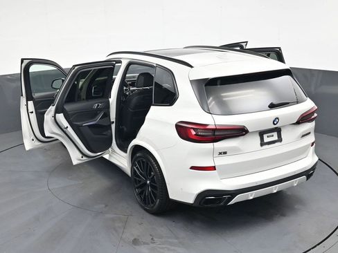 Used 2020 BMW X5 M50i w/ Executive Package AWD/4WD image 37