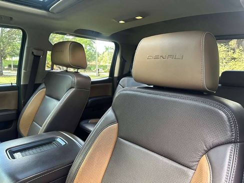Used 2017 GMC Sierra 2500 Denali w/ Duramax Plus Package AWD/4WD image 10