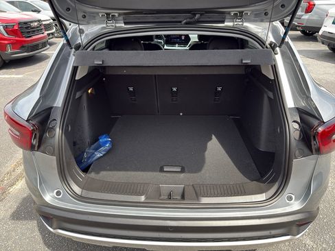 New 2026 Chevrolet Trax LT w/ Driver Confidence Package FWD image 12