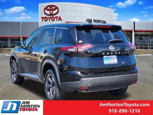 Used 2025 Nissan Rogue SV image 7