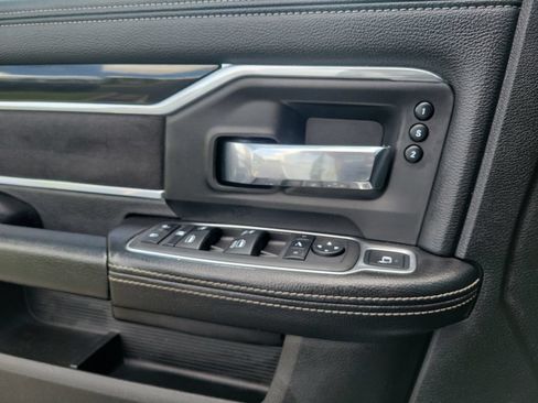 Used 2022 RAM 2500 Laramie AWD/4WD image 16