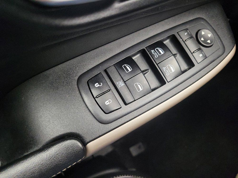 Used 2018 Jeep Cherokee Limited AWD/4WD image 27