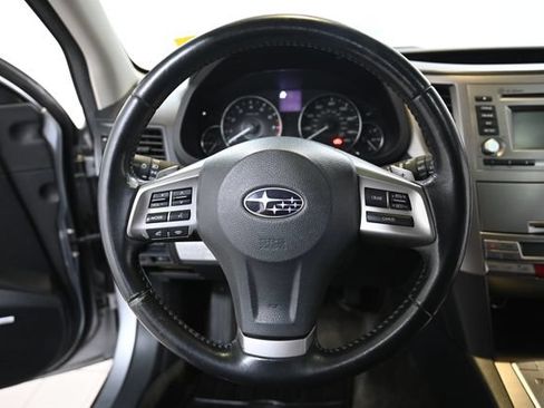 Used 2012 Subaru Outback 2.5i Limited w/ Moonroof Pkg AWD/4WD image 4