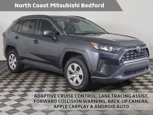 Used 2020 Toyota RAV4 LE FWD image 1