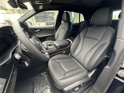 New 2025 Audi Q8 Premium image 11