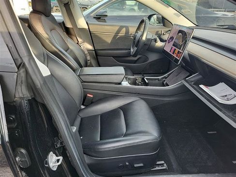 Used 2018 Tesla Model 3 Long Range image 9