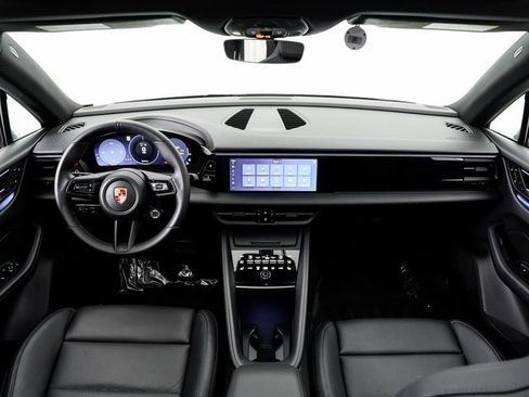 Used 2025 Porsche Macan Electric image 20