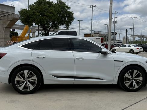 Used 2024 Audi Q8 e-tron Premium Plus w/ Premium Plus Package AWD/4WD image 5