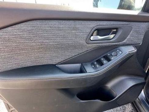 Certified 2023 Nissan Rogue SV image 23