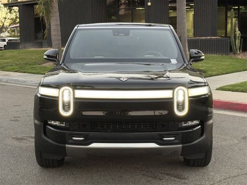 Used 2022 Rivian R1S Launch Edition image 2