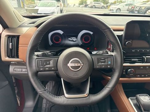 Used 2024 Nissan Pathfinder Platinum w/ Black Appearance Package image 19