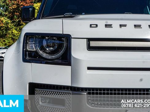 Used 2023 Land Rover Defender 110 X-Dynamic SE image 12