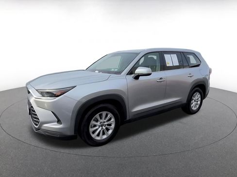 Used 2025 Toyota Grand Highlander FWD image 7