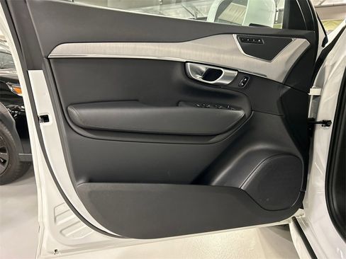 Certified 2024 Volvo XC90 B5 Core w/ Protection Package Premier image 9