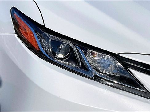 Used 2022 Toyota Camry LE image 27