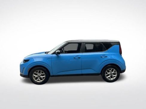 Used 2023 Kia Soul S FWD image 2
