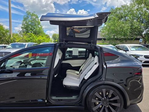 Used 2022 Tesla Model X AWD/4WD image 37