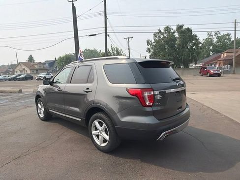 Used 2017 Ford Explorer XLT AWD/4WD image 5