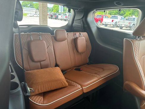 Used 2026 Chrysler Pacifica Pinnacle FWD image 22