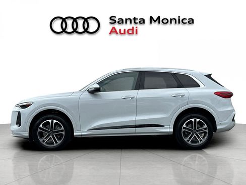 Used 2025 Audi Q5 Premium w/ Convenience Package AWD/4WD image 5
