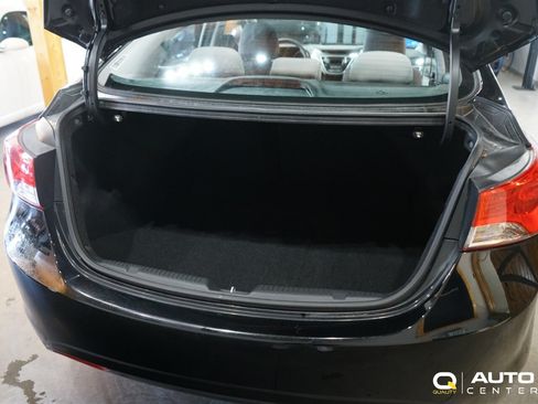 Used 2013 Hyundai Elantra Sedan FWD image 28