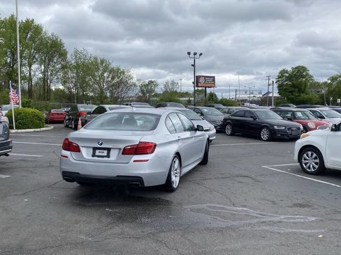 Used 2013 BMW 550i Sedan image 2