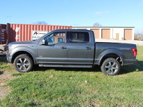Used 2017 Ford F150 Lariat image 3