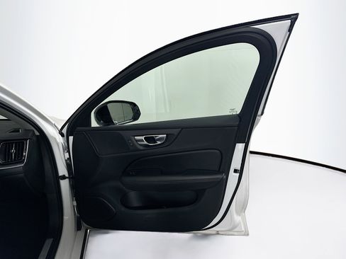 Used 2024 Volvo S60 B5 Core image 32