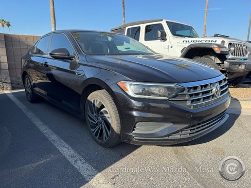 Used 2020 Volkswagen Jetta SEL FWD image 2