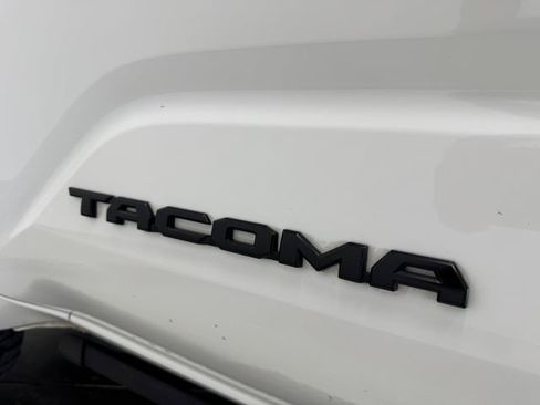Used 2025 Toyota Tacoma TRD Sport AWD/4WD image 40