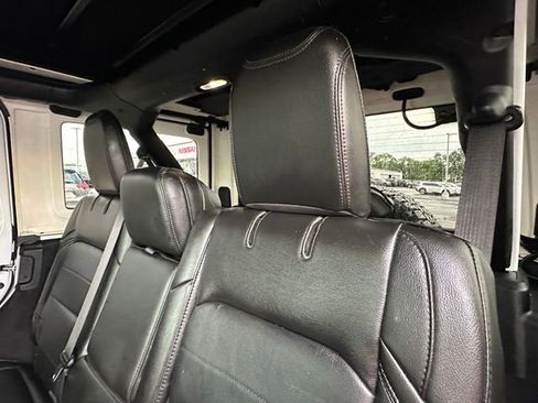 Used 2021 Jeep Wrangler Unlimited Sahara AWD/4WD image 33