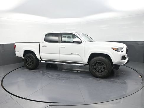 Used 2022 Toyota Tacoma SR5 AWD/4WD image 14