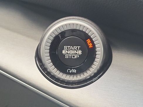 New 2025 Jeep Wagoneer Series III w/ Quick Order Package 25C Super image 31