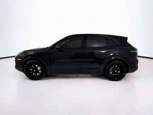 Certified 2020 Porsche Cayenne Turbo AWD/4WD image 2