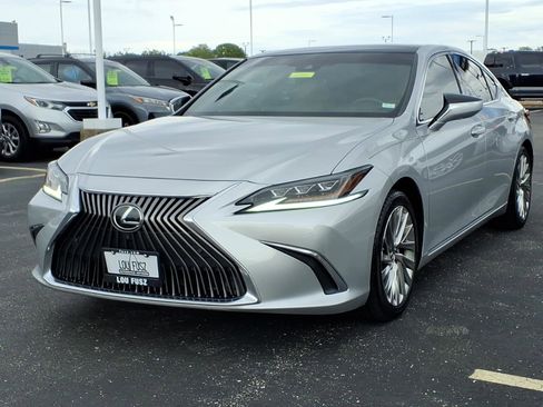 Used 2019 Lexus ES 350 Ultra Luxury FWD image 2