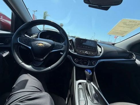 Used 2017 Chevrolet Volt LT FWD image 6