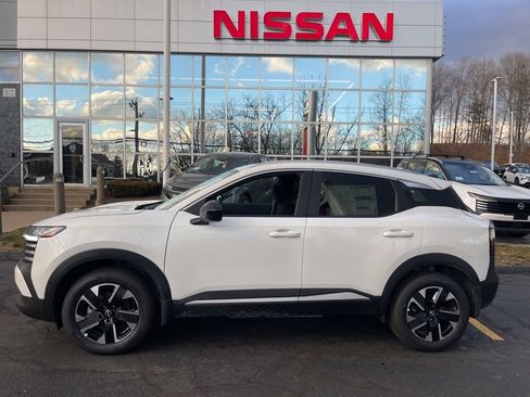New 2026 Nissan Kicks SV w/ SV Premium Package image 2