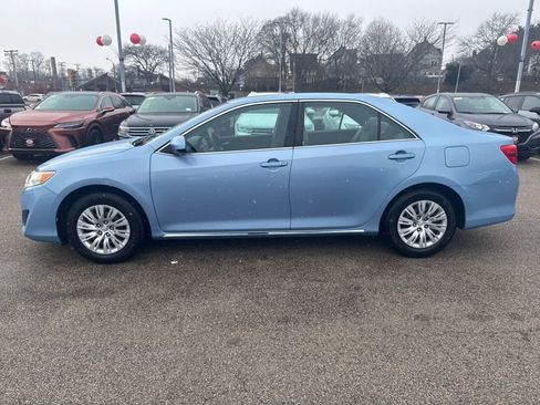 Used 2012 Toyota Camry LE image 4
