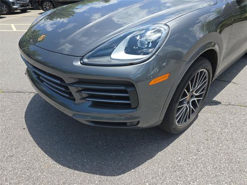 Used 2022 Porsche Cayenne S AWD/4WD image 9
