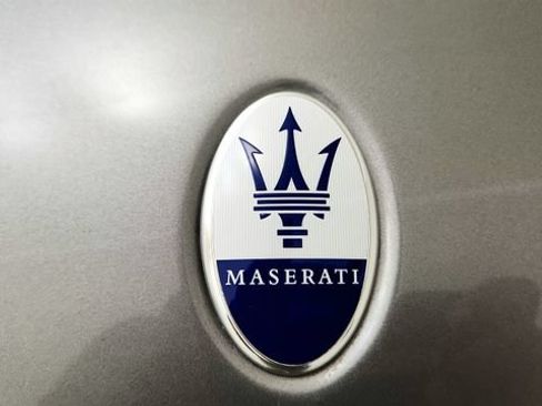 Used 2022 Maserati Levante Modena AWD/4WD image 32