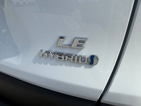 Used 2024 Toyota RAV4 LE AWD/4WD image 11