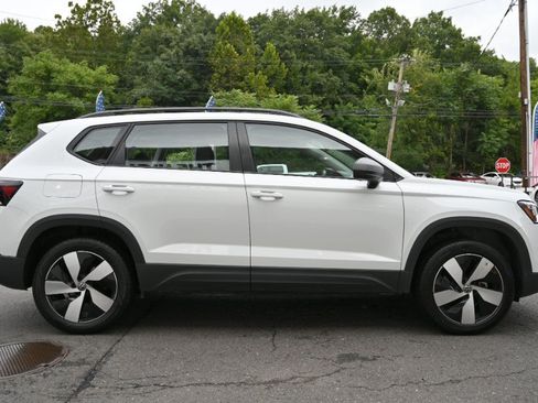 Used 2025 Volkswagen Taos S AWD/4WD image 6