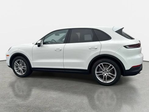 Used 2024 Porsche Cayenne w/ Premium Package AWD/4WD image 3