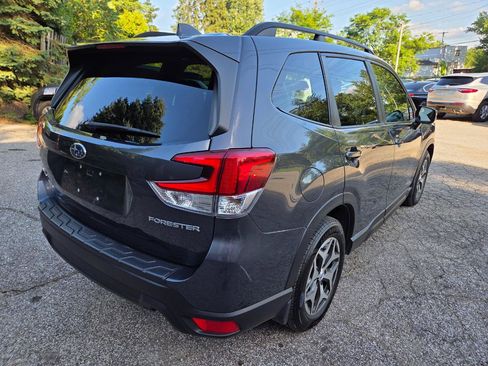 Used 2021 Subaru Forester Premium AWD/4WD image 5