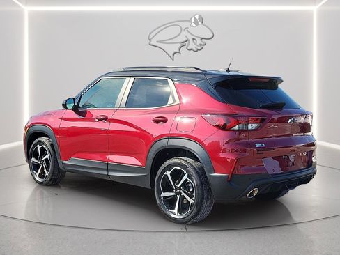 Used 2021 Chevrolet TrailBlazer RS w/ Technology Package image 3