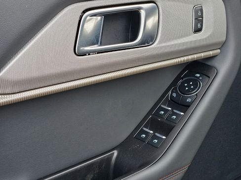 New 2026 Ford Explorer Active w/ Active Comfort Package image 12