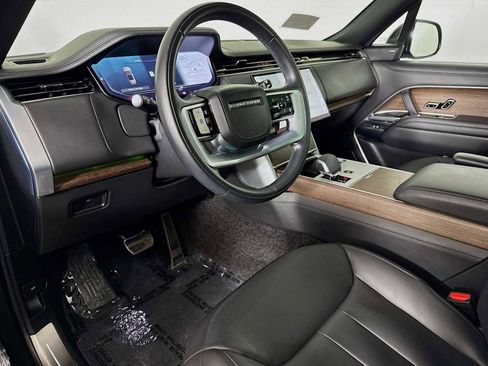Used 2024 Land Rover Range Rover SE image 9